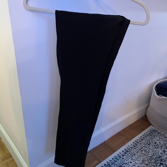 Size 0 Women’s black slacks - Picture 2 of 3